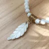 ✨ Bracelet en Nacre avec Breloque Plume