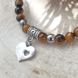 ✨ Bracelet en Œil de Tigre avec Breloque Cœur Ajouré