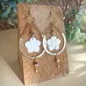 ✨ Boucles d'oreilles fleur en nacre et perles en mokaïte