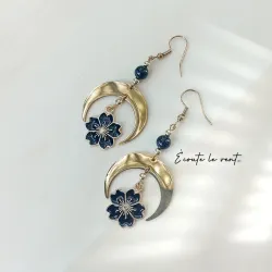 ✨ Boucles d'oreilles pendantes Lune et Fleur de Sakura en Obsidienne et acier inoxydable doré