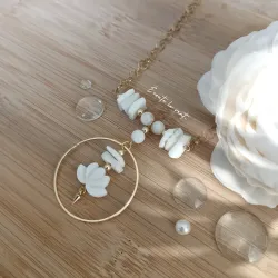 Collier en Nacre Lotus et Acier Doré