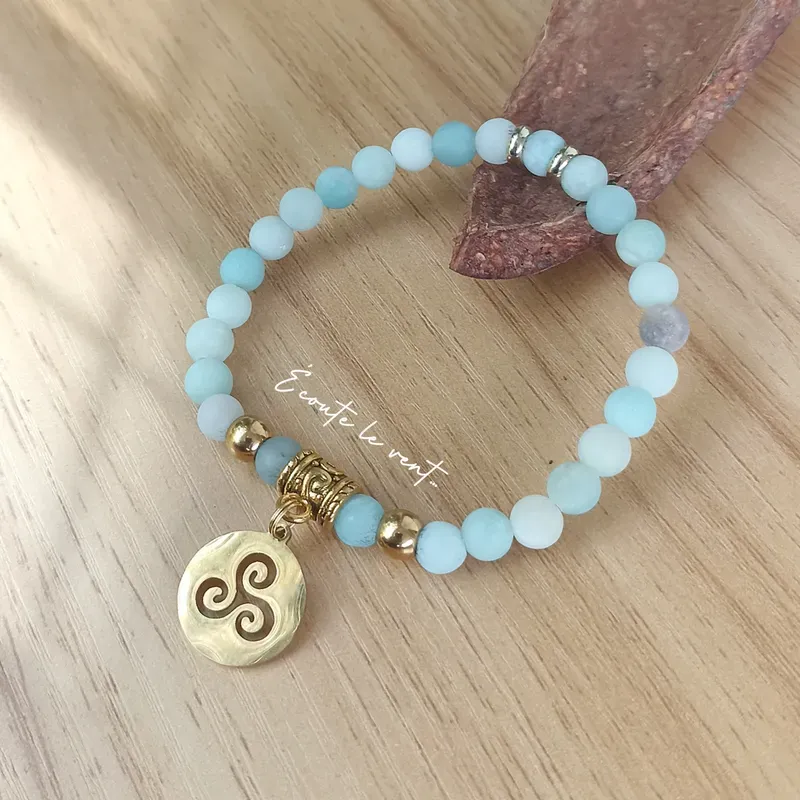 Bracelet en Amazonite et Acier Doré – Triskel