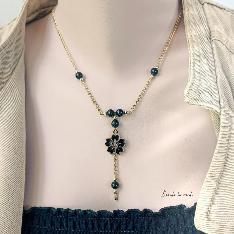 ✨ Collier fleur de Sakura et perles en Obsidienne