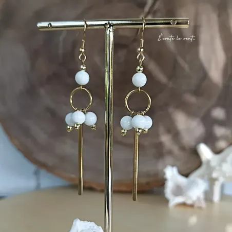 ✨ Boucles d'oreilles pendantes en Nacre et tiges dorées