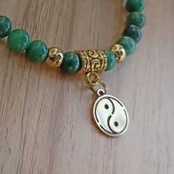 ✨ Bracelet en Jade Vert et Breloque Yin-Yang