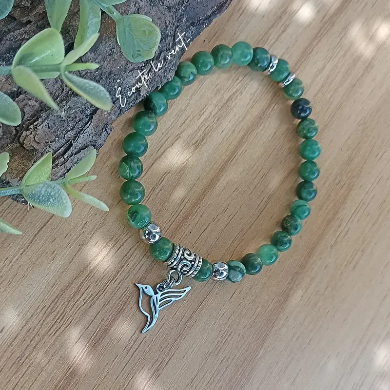 ✨ Bracelet en Jade Vert avec Breloque Colibri