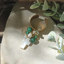 ✨ Bague Large avec Breloque Croix en nacre et Perles en Jade Vert