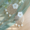 ✨ Boucles d'oreilles florales et nacre – Éclat naturel