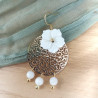 ✨ Boucles d'oreilles florales et nacre – Éclat naturel