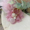 ✨ Bague dorée texturée – Quartz rose, nacre et verre facetté