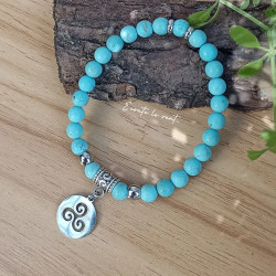 ✨ Bracelet en Howlite turquoise – Triskel celtique