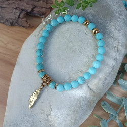 ✨Bracelet en Howlite turquoise – Plume dorée